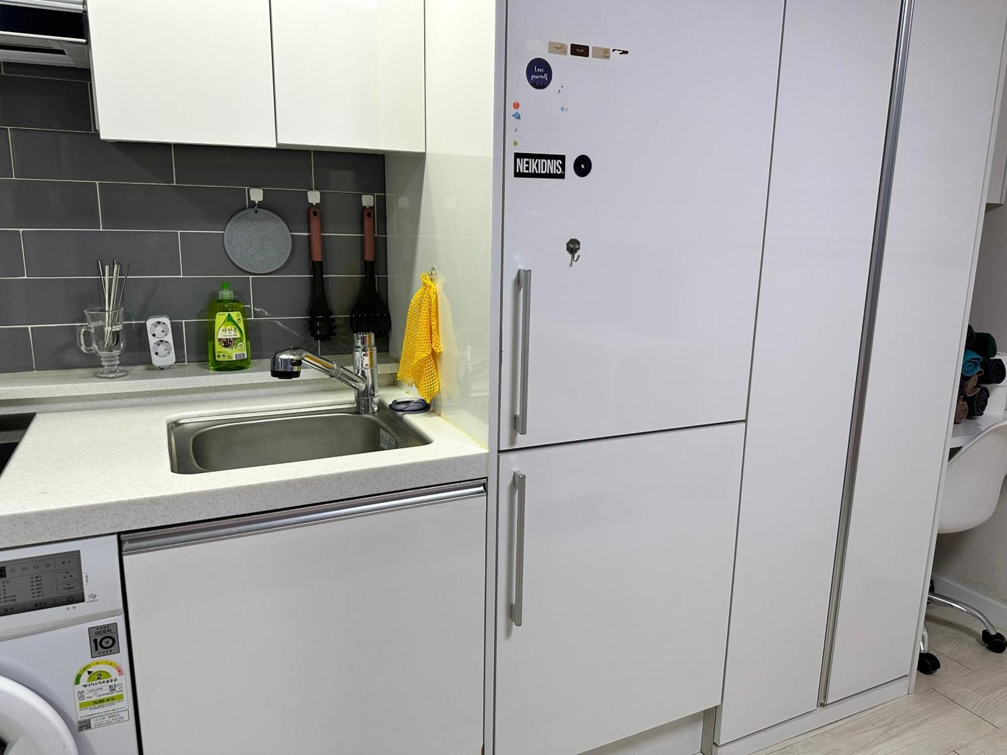 Apartment At Soongsil Univ Entrance Station *
