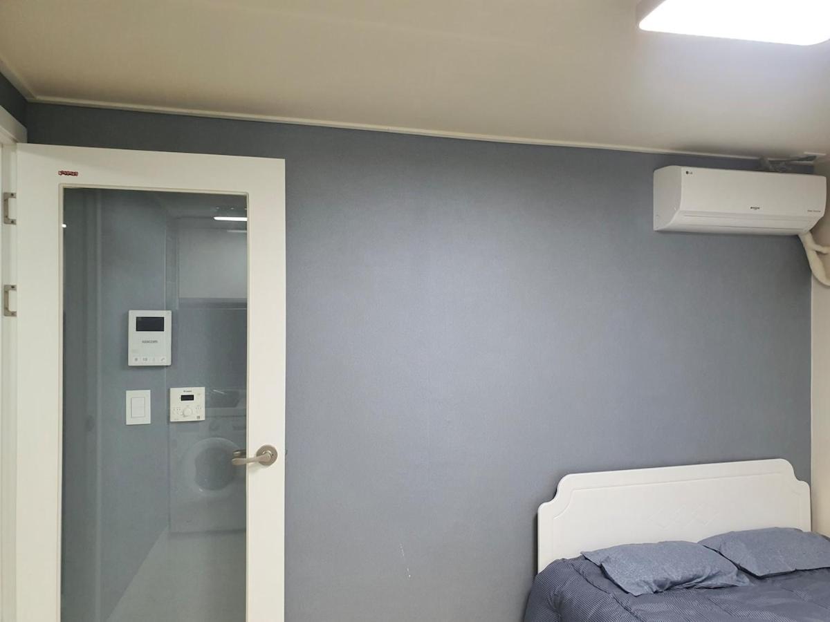 Apartment At Soongsil Univ Entrance Station